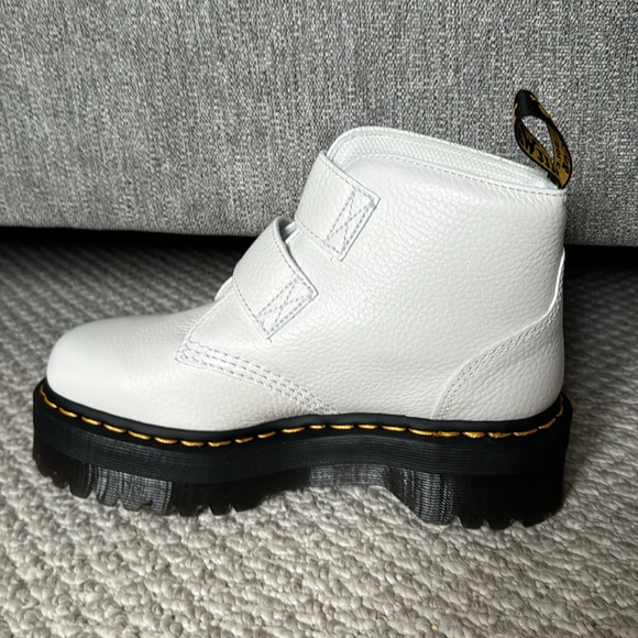 NEW DR MARTENS DEVON HEART LEATHER PLATFORM BOOTS - Picture 9 of 12
